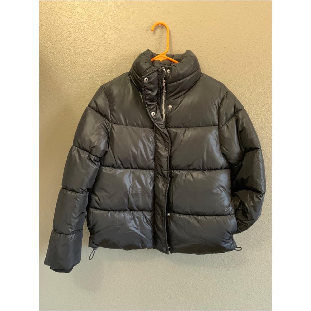 H&M - black puffer jacket size 4